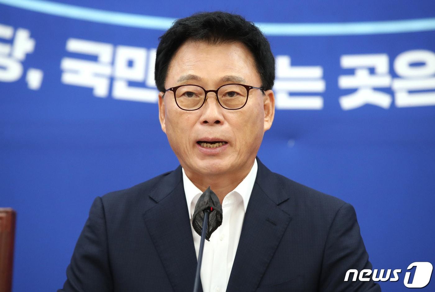 박광온 더불어민주당 원내대표가 5일 오전 서울 여의도 국회에서 열린 원내대책회의에서 모두발언을 하고 있다. 2023.9.5/뉴스1 ⓒ News1 임세영 기자