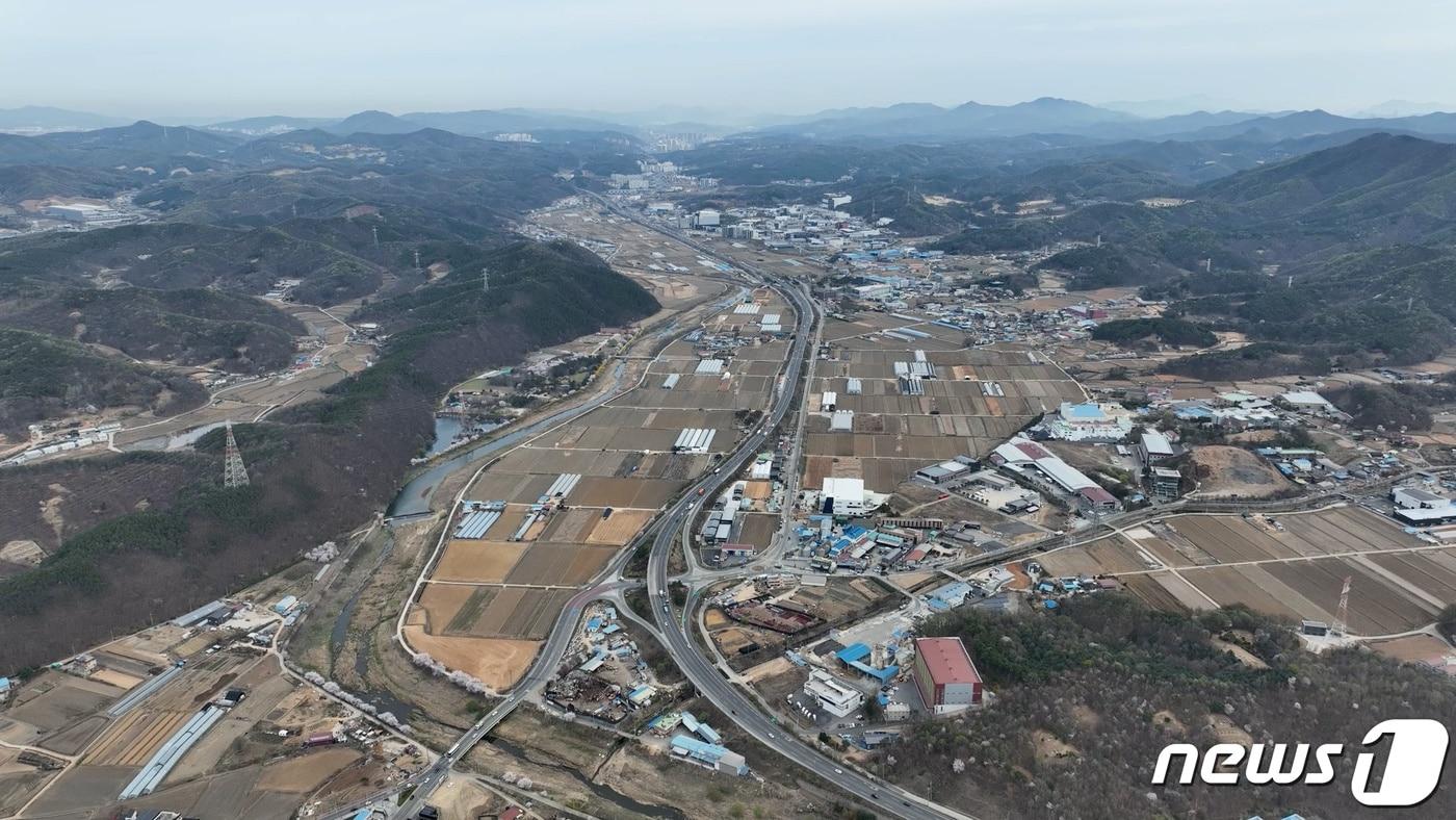 시스템반도체 클러스터 국가첨단산업단지가 조성되는 용인시 처인구 이동읍과 남사읍 일대 전경.&#40;용인시 제공&#41;  