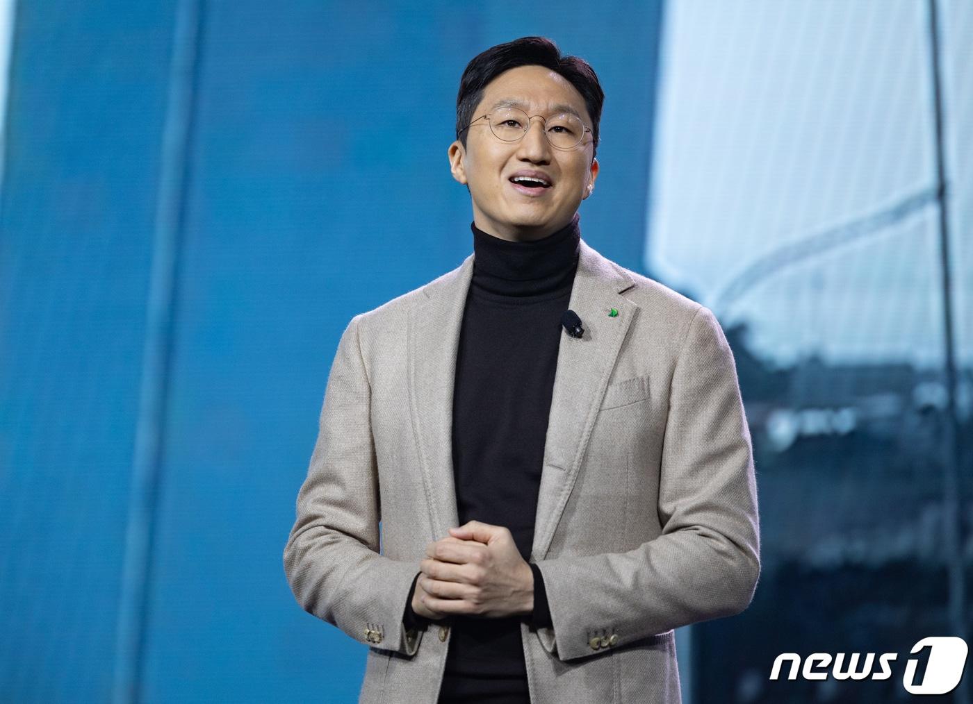 세계 최대 가전·IT&#40;정보기술&#41; 전시회 &#39;CES 2024&#39; 개막 이틀째인 10일&#40;현지시간&#41; 미국 네바다주 라스베이거스 베네시안 호텔에서 정기선 HD현대 부회장이 기조연설을 하고 있다. 2024.1.11/뉴스1 ⓒ News1 이재명 기자