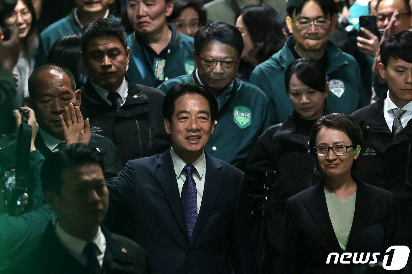 대만 총통에 당선된 라이칭더 후보가 13일 타이베이 당사에 도착하고 있다. 2024.1.13 ⓒ AFP=뉴스1 ⓒ News1 우동명 기자