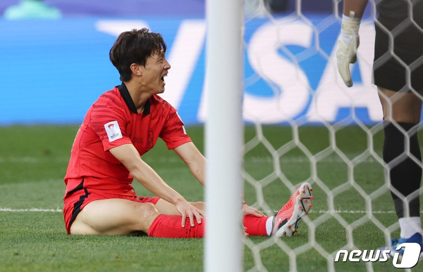 대한민국 축구대표팀 이재성이 15일&#40;현지시간&#41; 카타르 도하 자심 빈 하마드 스타디움에서 열린 2023 아시아축구연맹&#40;AFC&#41; 카타르 아시안컵 조별리그 E조 대한민국과 바레인의 경기에서 골 찬스를 놓친 후 아쉬워하고 있다. 2024.1.15/뉴스1 ⓒ News1 김성진 기자