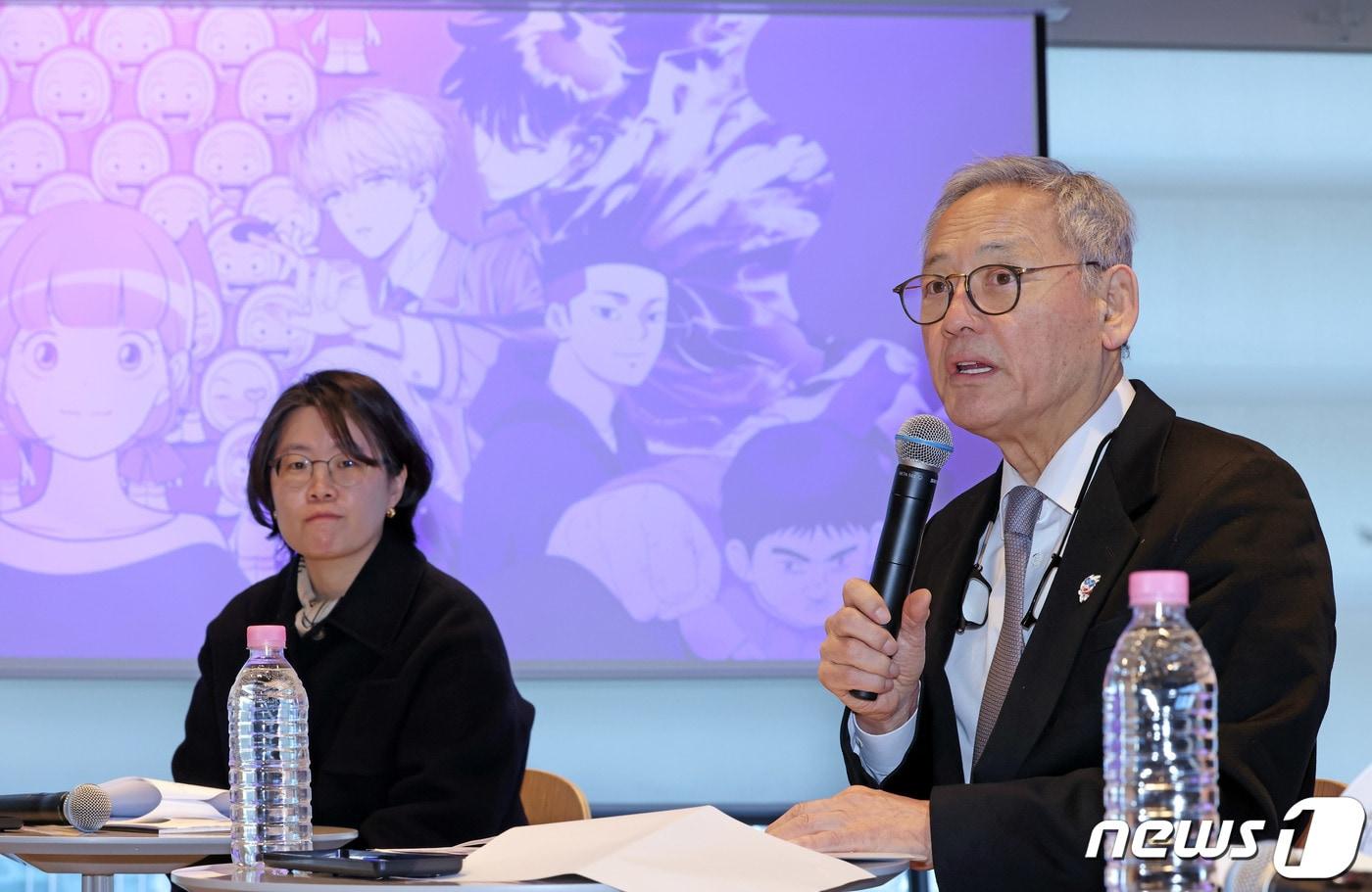 유인촌 문화체육관광부 장관이 23일 서울 종로구 아트코리아랩에서 만화·웹툰 산업 발전 방향을 발표하고 있다. &#40;문화체육관광부 제공&#41; 2024.1.23/뉴스1