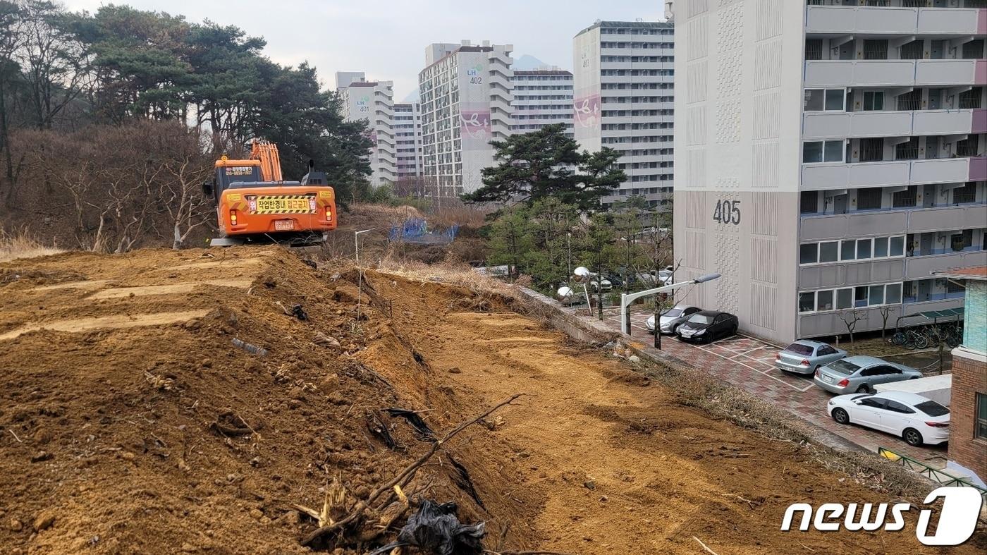 태영건설이 4일 구미꽃동산공원시설공사 작업을 벌이고 있다. 2024.1.4/뉴스1