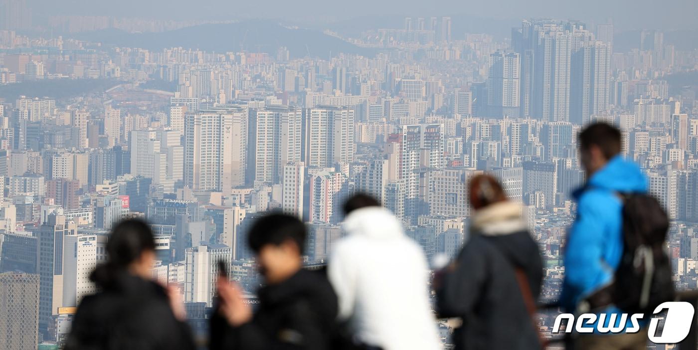 서울 남산에서 바라본 아파트단지 모습. 2024.1.30/뉴스1 ⓒ News1 김명섭 기자