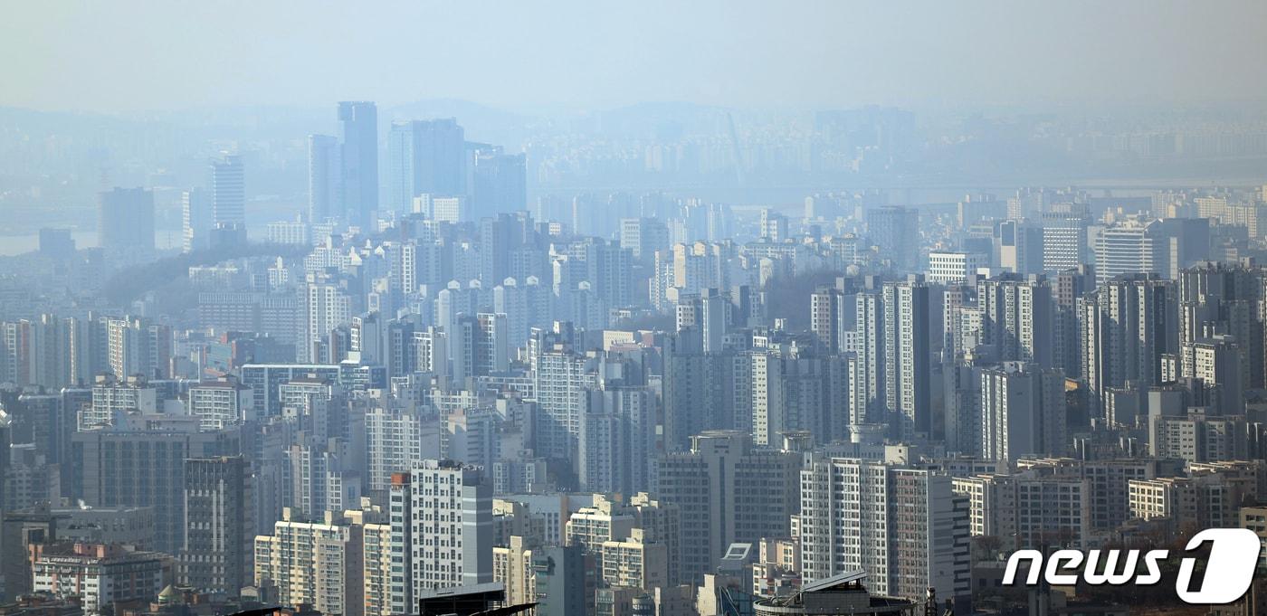 사진은 서울 남산에서 바라본 시가지 모습. 2024.1.30/뉴스1 ⓒ News1 김명섭 기자