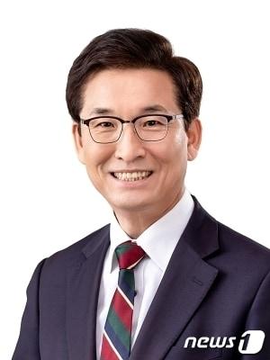 윤건영 충북도교육감./뉴스1