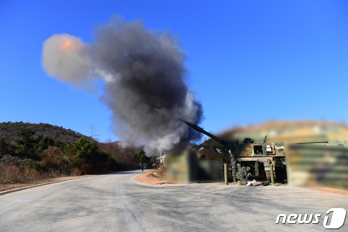 북한군이 서북도서 지역에서 해안포 도발을 감행한 5일 오후 인천 옹진군 백령도에서 국군 K-9 자주포가 해상사격훈련을 하고 있다. &#40;국방부 제공&#41; 2024.1.5/뉴스1 ⓒ News1 장수영 기자