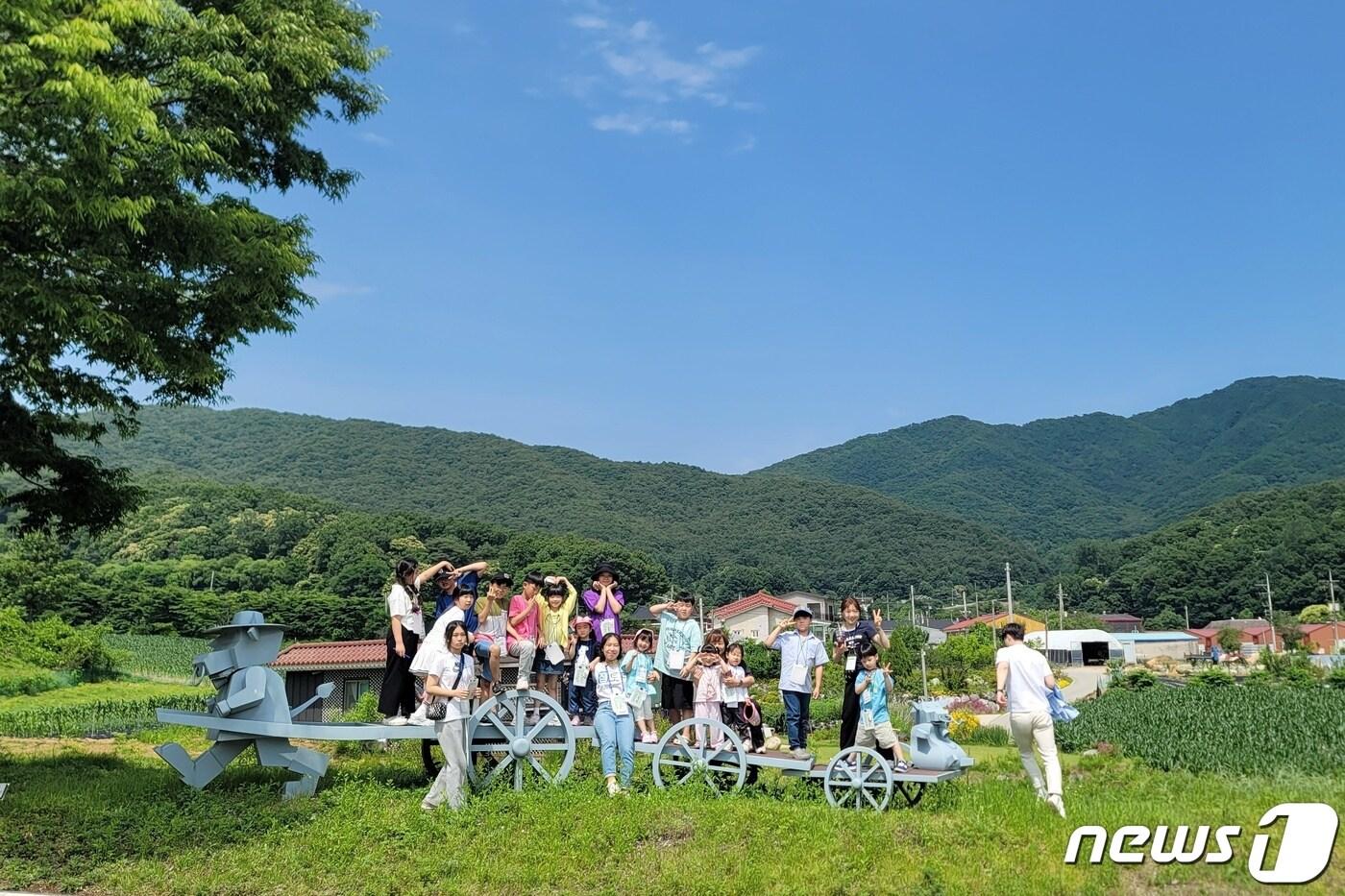  8일 충북 음성군은 농림축산식품부 주관 지역단위 농촌관광 공모사업 평가에서 1위를 차지했다고 밝혔다. 사진은 농촌관광 모습.&#40;음성군 제공&#41;2024.1.8/뉴스1