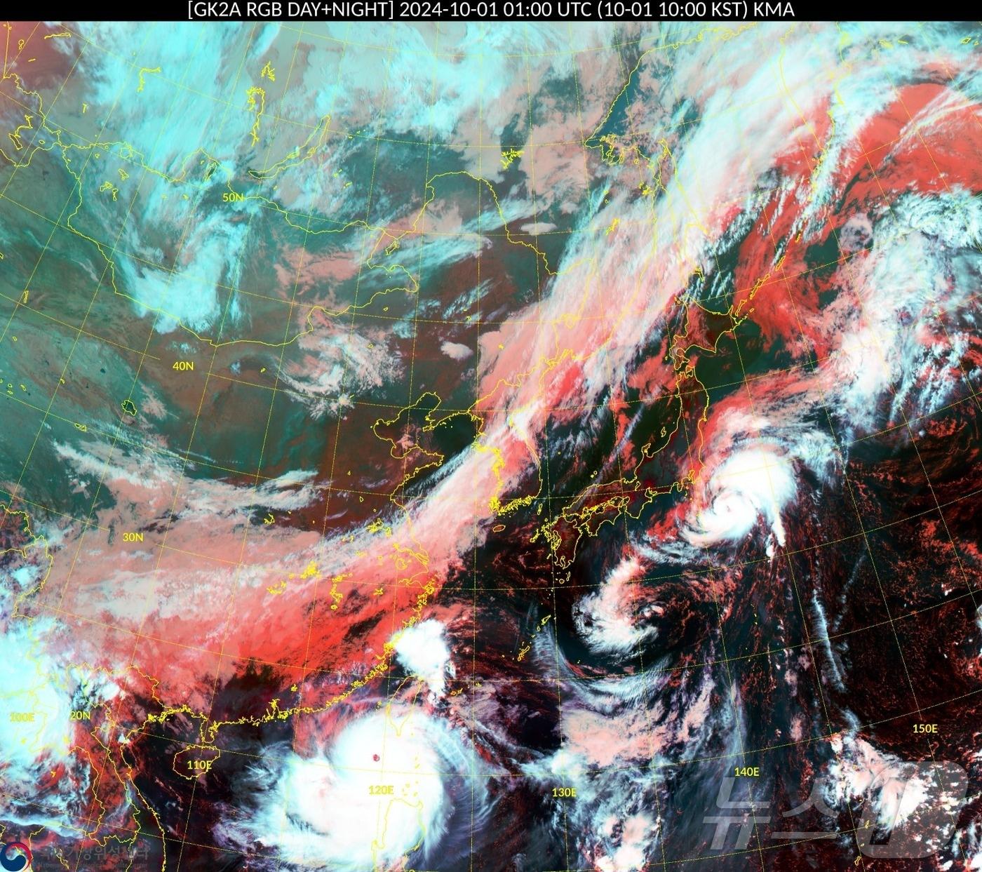 10월 1일 오전 10시 기준 천리안위성 2A호로 본 동아시아 일기도. 하단에 태풍 끄라톤 모습이 선명하다. ⓒ 뉴스1