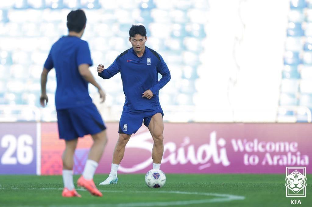 대한민국 축구대표팀 오현규가 9일 요르단 암만 인터내셔널스타디움에서 요르단과의 2026 FIFA 북중미 월드컵 아시아 3차 예선 경기에 앞서 공식훈련을 하고 있다. &#40;대한축구협회 제공&#41; 2024.10.10/뉴스1