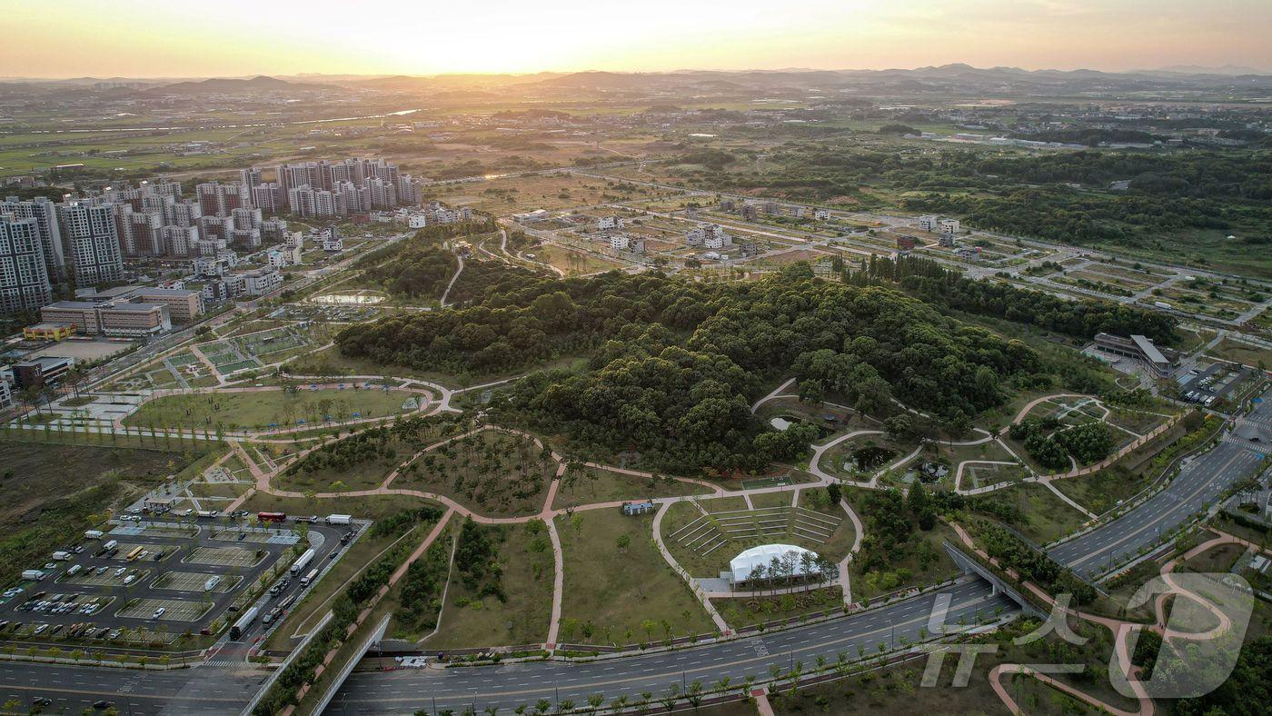 평택고덕 함박산 중앙공원 사진.&#40;LH 제공&#41;