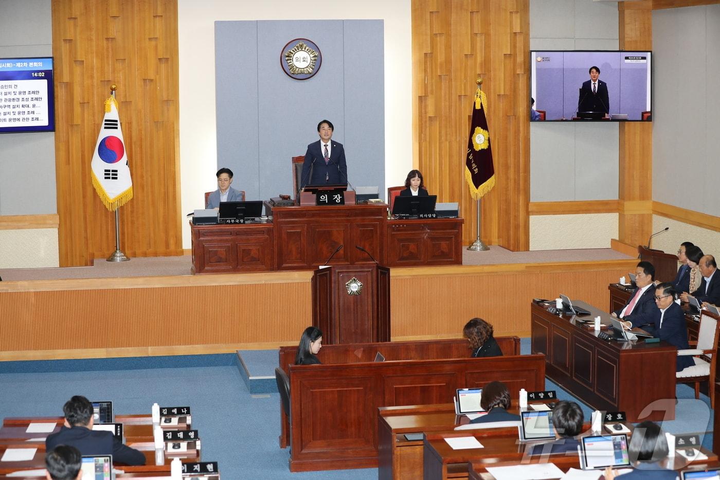 울산 남구의회가 15일 제265회 임시회 제2차 본회의를 열고 ‘행정사무감사 계획서 승인의 건’ 등 11건의 안건을 처리했다.&#40;울산 남구의회 제공&#41;