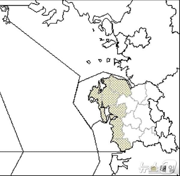 기상청 폭풍해일주의보 발효 구역. &#40;기상청 제공&#41; / 뉴스1 