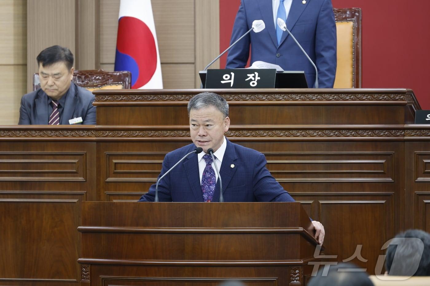 양주영 전북자치도 임실군의원이 벼 병충해 예방 대책의 개선을 집행부에 요구했다.&#40;의회제공&#41;2024.10.22/뉴스1