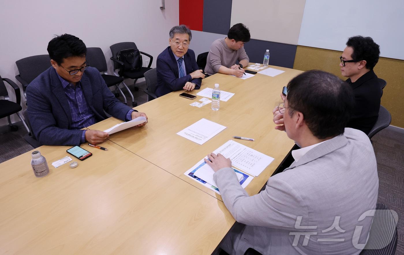 지난 21일 서울 용산구 서울역 회의실에서 해양수산 분야 글로벌 오션테크 동향과 국내 현황을 알아보기 위한 &#39;오션테크 코리아 2024&#39; 전문가 좌담회가 진행됐다. 2024.10.28/뉴스1