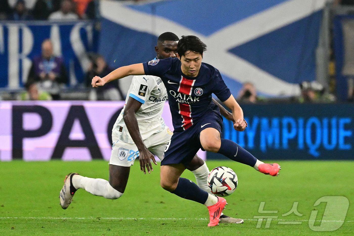 PSG 이강인이 28일&#40;한국시간&#41; 열린 2024-25 프랑스 리그1 마르세유전에서 팀의 3-0 대승에 일조했다. ⓒ AFP=뉴스1