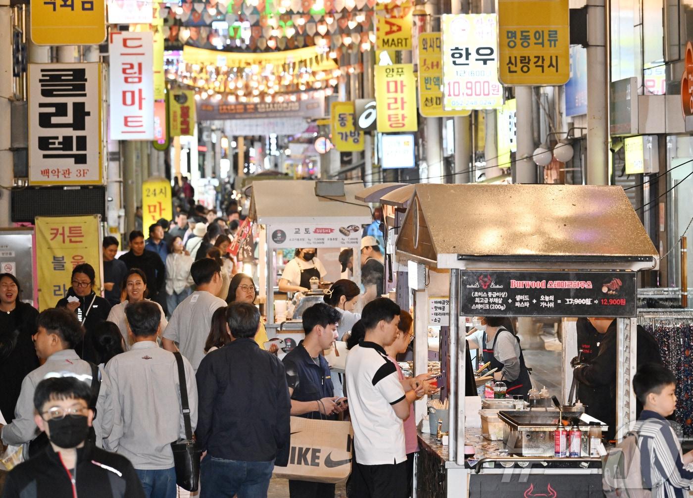 ‘울산큰애기 청년야시장’ 판매대 운영자 추가 모집.&#40;울산중구청제공&#41;