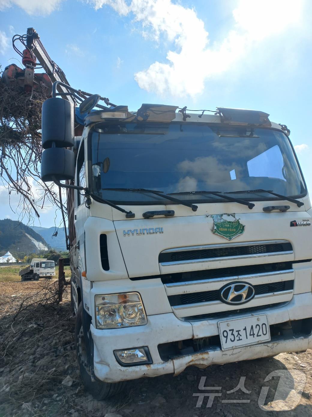  읍시 농업기술센터는 농경지에서의 산불 예방과 미세먼지 저감을 위해 ‘영농부산물 안전처리 지원사업’을 추진한다.&#40;정읍시 제공&#41;2024.10.28/뉴스1