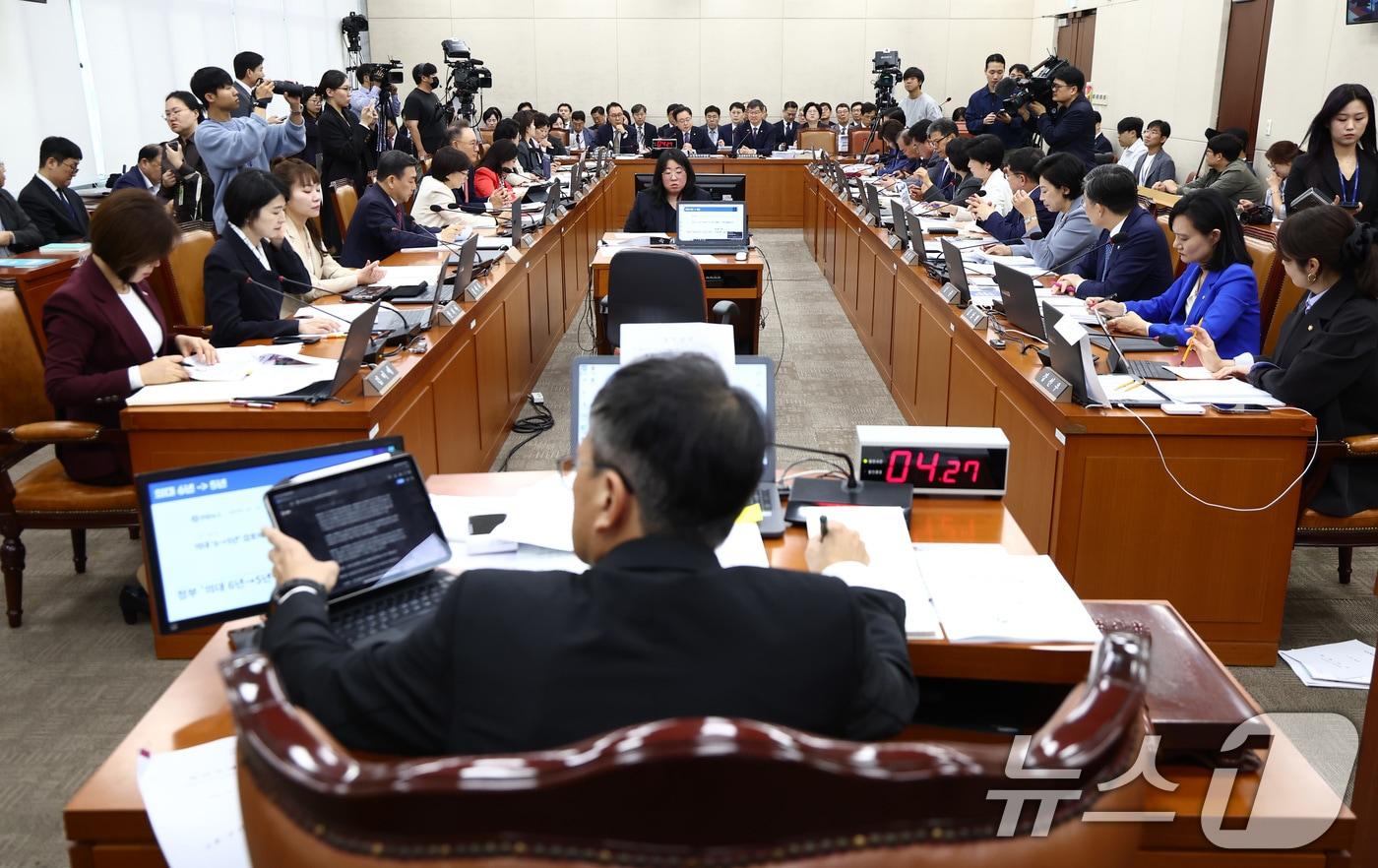 제22대 국정감사 첫날인 7일 오전 서울 여의도 국회 보건복지위원회에서 보건복지부·질병관리청에 대한 국정감사가 열리고 있다. 2024.10.7/뉴스1 ⓒ News1 김민지 기자