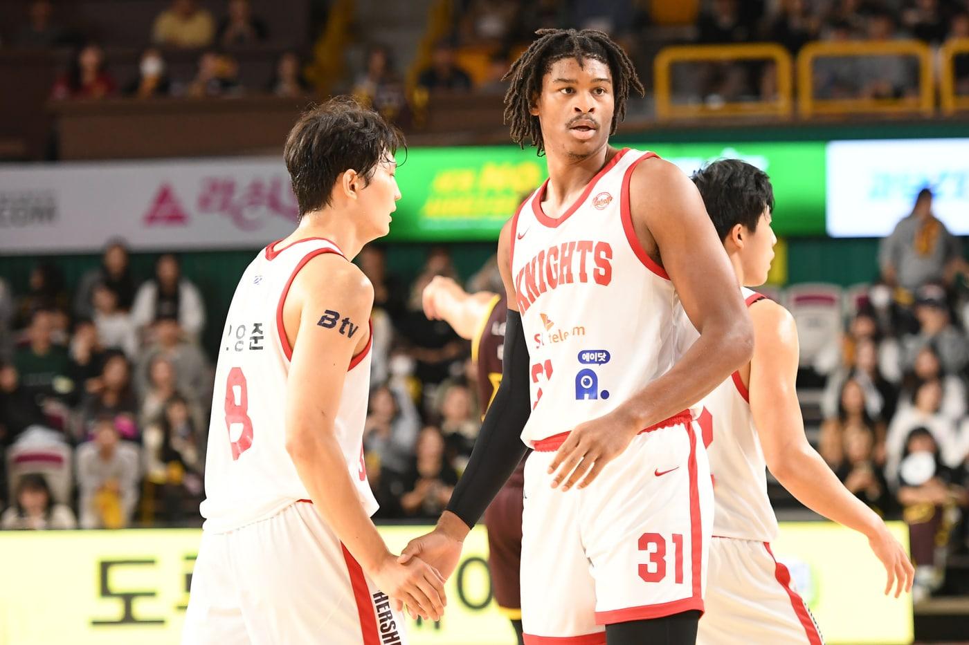 프로농구 공동 선두에 오른 서울 SK.&#40;KBL 제공&#41;