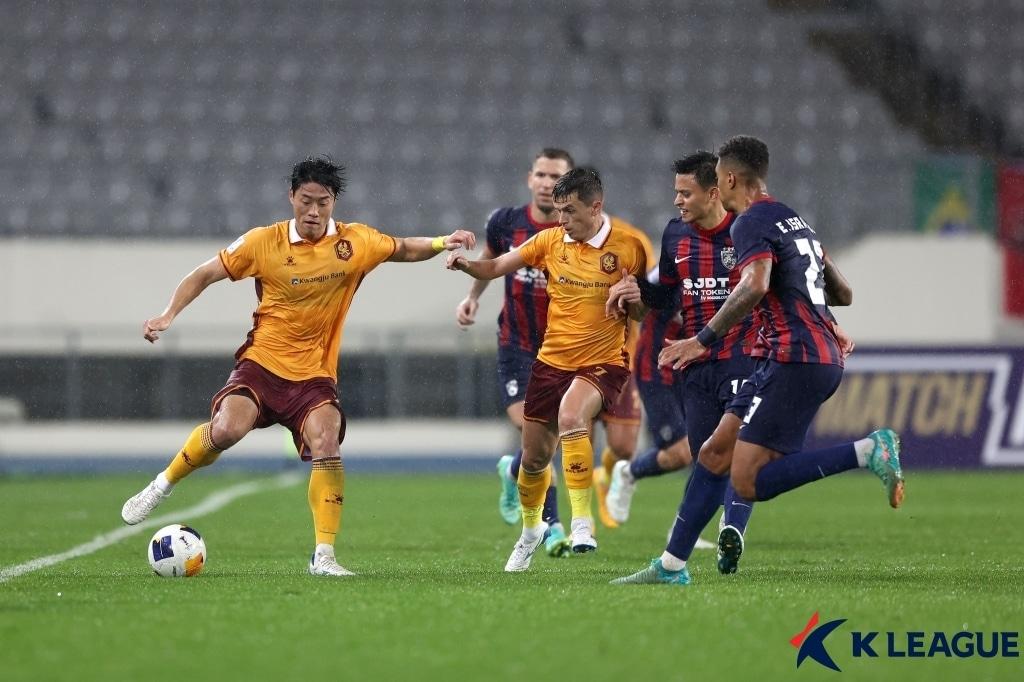 지난달 용인미르스타디움에서 아시아축구연맹&#40;AFC&#41; 챔피언스리그 엘리트 홈 경기를 치른 광주FC.&#40;한국프로축구연맹 제공&#41;