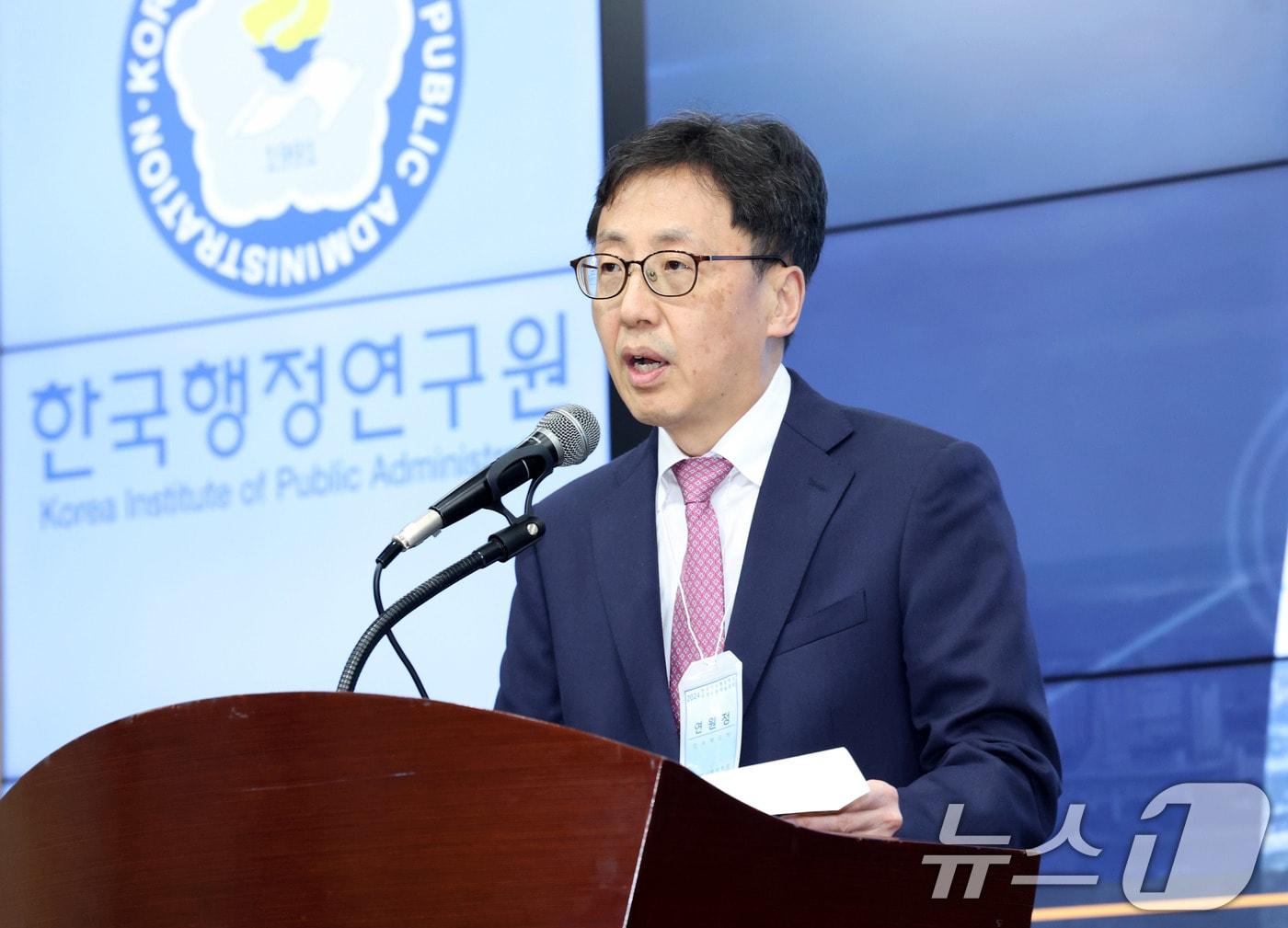 연원정 인사혁신처장이 15일 서울 은평구 한국행정연구원에서 열린 &#39;2024년 한국인사행정학회 추계 공동학술대회&#39;에서 축사하고 있다. &#40;인사혁신처 제공&#41; 2024.11.15/뉴스1