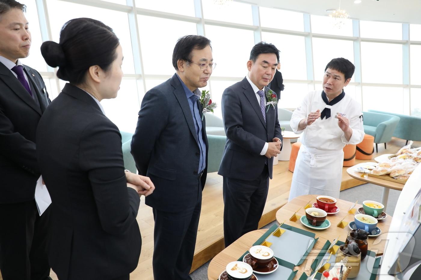 강원랜드 휴양콘도 사업체인 하이원리조트가 21일 리조트 랜드마크인 ‘구름담은 카페’의 본격적인 영업을 시작했다. &#40;강원랜드 제공&#41; 2024.11.21/뉴스1