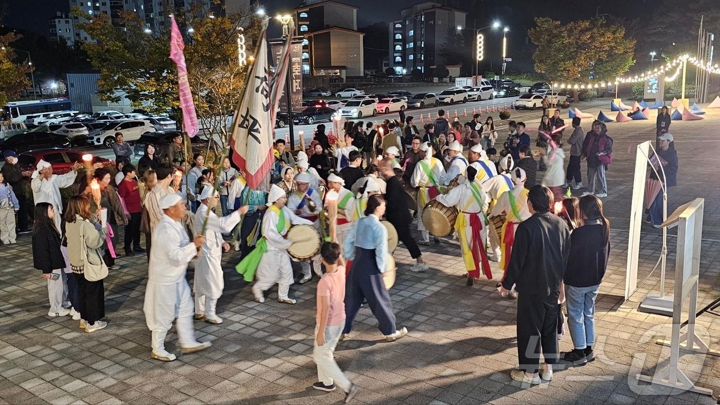 3일 막을 내린 2024 강릉페스티벌에 방문해 축제를 즐기는 시민들.&#40;강릉시 제공&#41; 2024.11.3/뉴스1