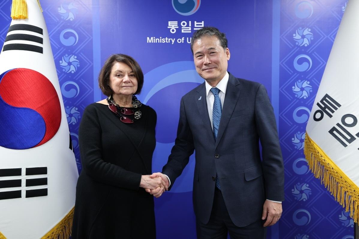 통일장관, 유엔정무평화구축국 사무차장 접견 &#40;통일부 제공&#41;