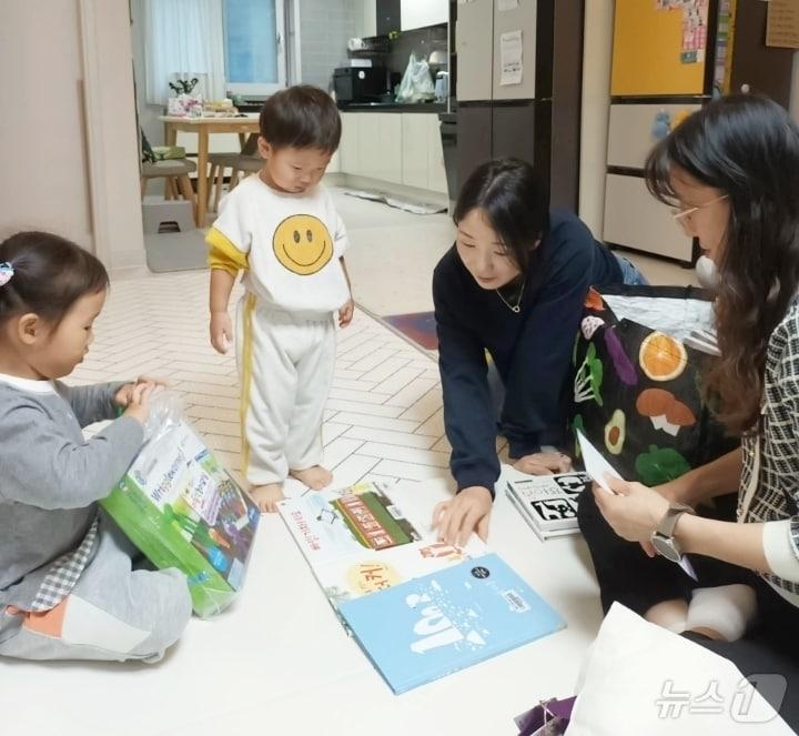  정읍시가 농림축산식품부 공모·지원 사업인 ‘농촌형 보육서비스 지원사업’에 선정됐다. 찾아가는 돌봄교실 자료사진&#40;정읍시 제공&#41;2024.11.6/뉴스1