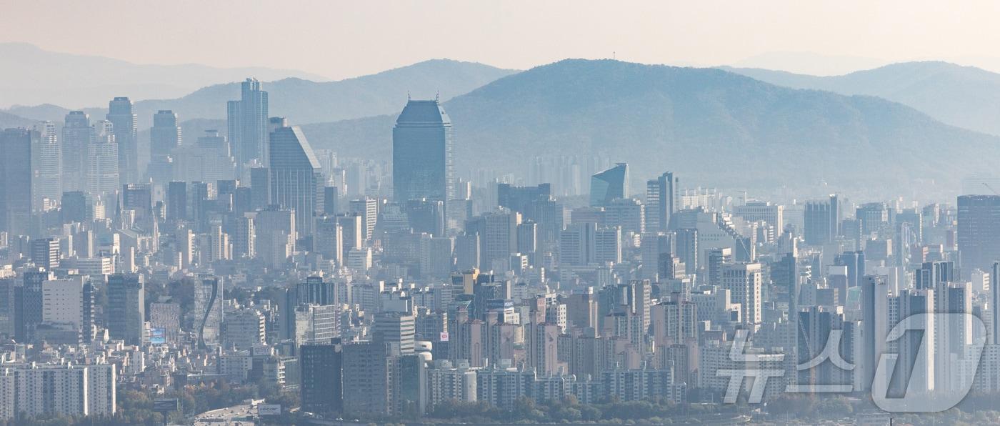 서울 강남구·서초구 아파트 단지들. /뉴스1