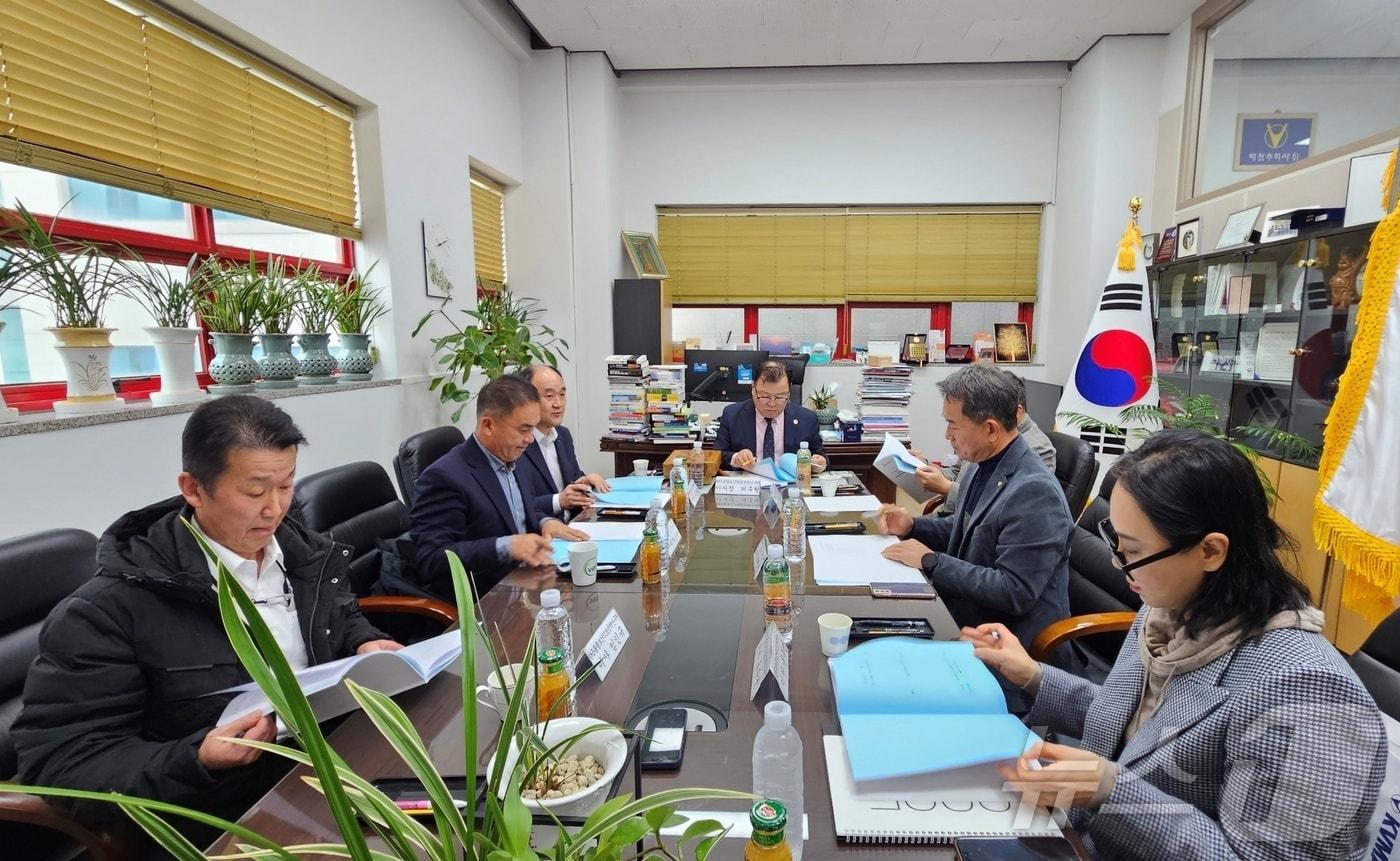 한국동물보건의료정책연구원은 2일 성남 수의과학회관에서 &#39;2024년도 제2차 이사회&#39;를 개최했다. ⓒ 뉴스1