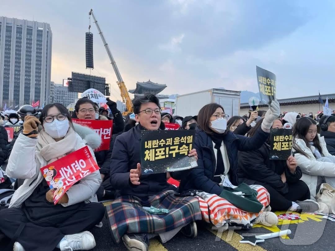 진성준 더불어민주당 정책위의장 사회관계망서비스&#40;SNS&#41; 갈무리