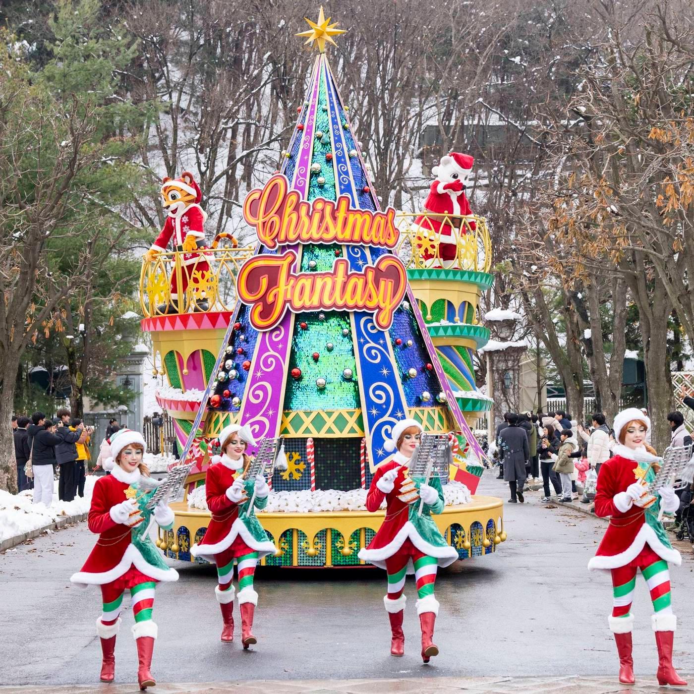 에버랜드 크리스마스 퍼레이드 &#39;블링블링 X-mas 퍼레이드&#39; 모습. /에버랜드 제공