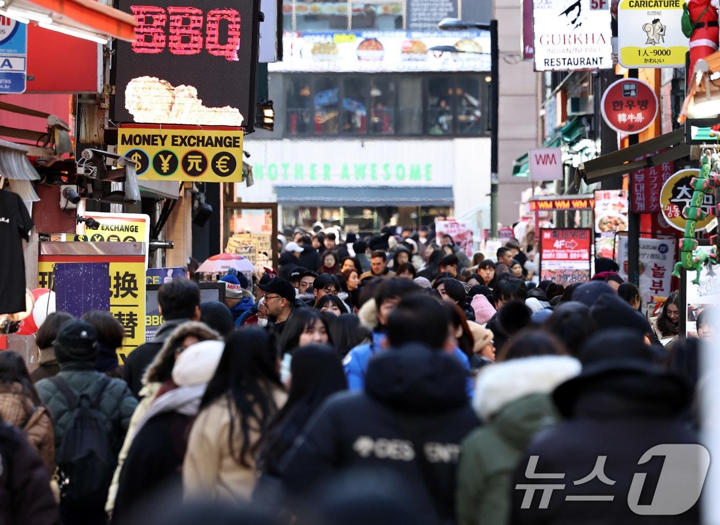  서울 명동의 음식점 거리. 2024.12.22/뉴스1 ⓒ News1 구윤성 기자