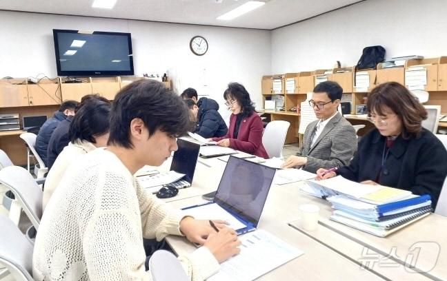 전북특별자치도교육청 정책기획과가 26일 브리핑을 갖고, 교육특례안에 대해 설명하고 있다./뉴스1