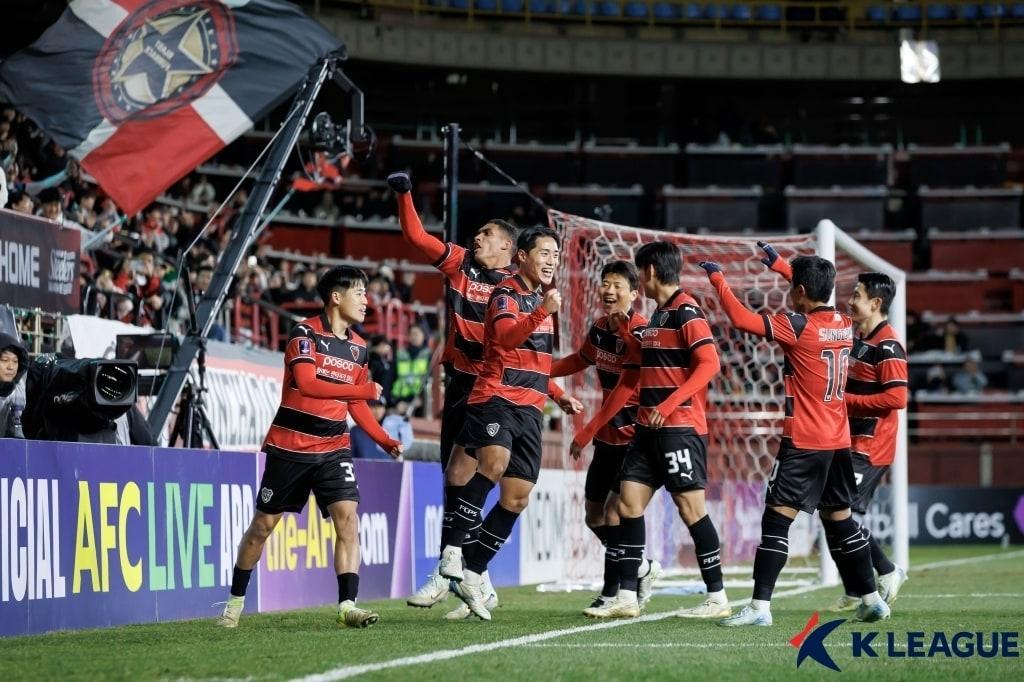  득점 후 기뻐하는 포항 선수들&#40;한국프로축구연맹 제공&#41;