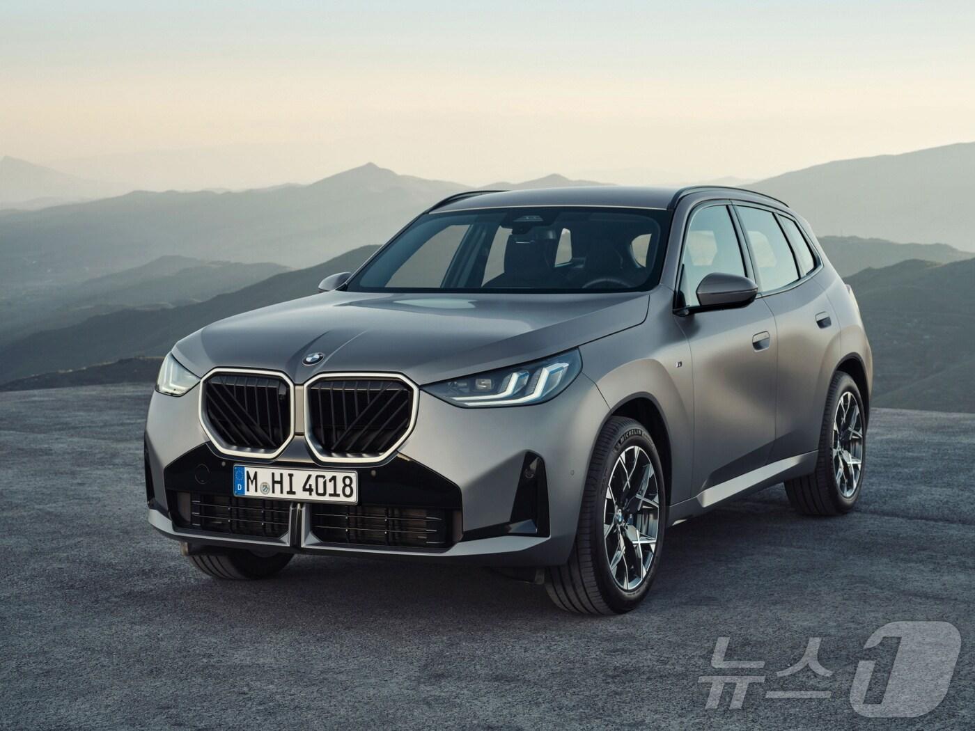 한국자동차기자협회가 선정한 12월의 차에 선정된 BMW 뉴 X3.