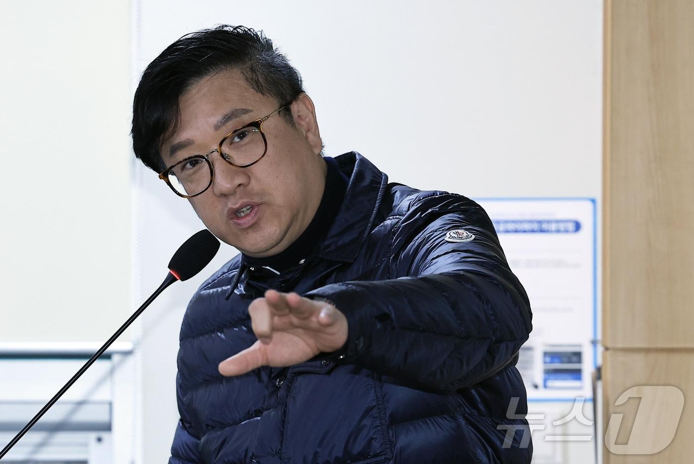 이성규 한국담배규제연구센터장이 5일 오후 서울 여의도 국회 의원회관에서 열린 국민 건강 보호를 위한 금연정책 강화 방안 모색 토론회에서 &#39;담배제품 및 시장 변화에 따른 흡연행태 변화&#39; 주제 발표를 하고 있다. 2024.12.5/뉴스1 ⓒ News1 박정호 기자