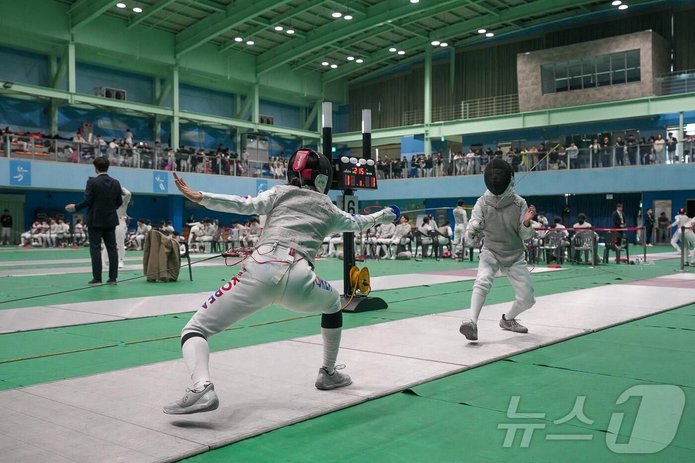 제36회 한국중고펜싱연맹회장배 전국남녀중고펜싱선수권대회.&#40;양구군 제공&#41;/뉴스1