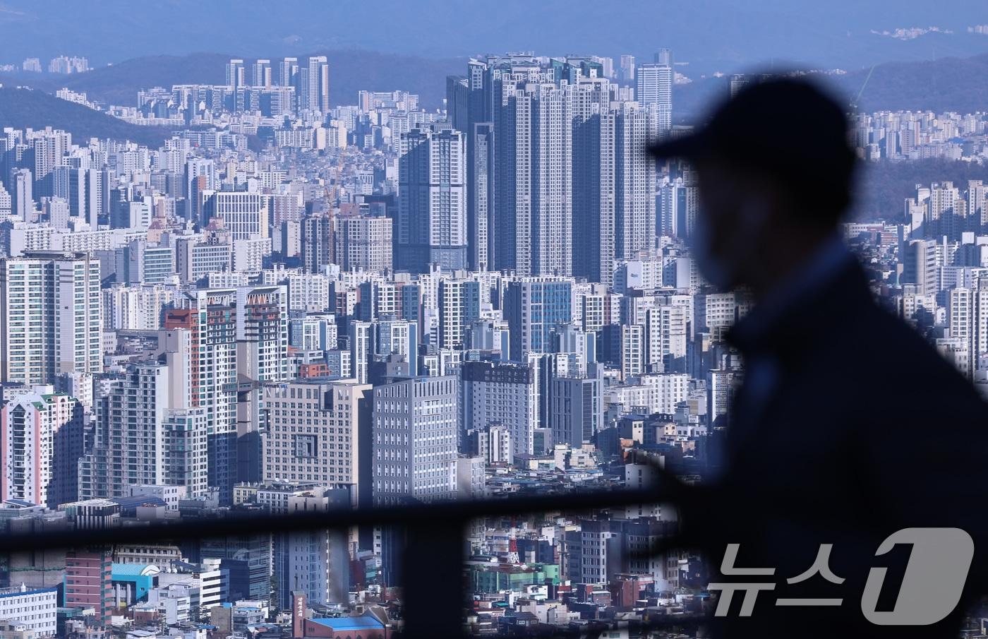  서울 남산에서 바라본 아파트 단지. 2024.12.8/뉴스1 ⓒ News1 구윤성 기자