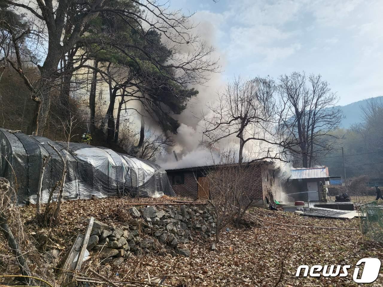 1일 오전 10시 33분 충남 보령시 청소면 성연리 일원에서 산불이 발생했다. &#40;산림청 제공&#41;/뉴스1