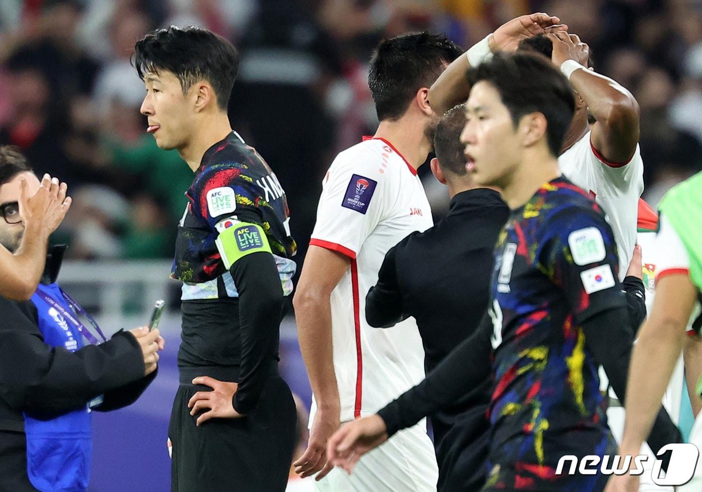 영국 매체들이 한국 축구대표팀의 주장 손흥민&#40;토트넘&#41;이 아시안컵 4강을 앞두고 후배들과 다투다 손가락이 골절됐다고 폭로했다. . 2024.2.14/뉴스1 ⓒ News1 김성진 기자