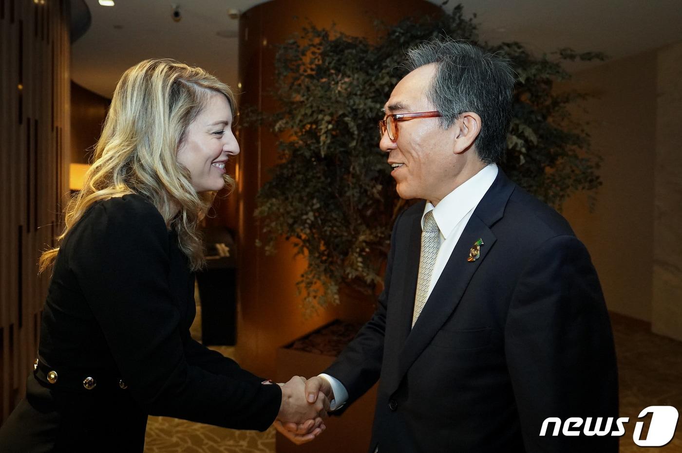 조태열 외교부 장관, 멜라니 졸리 캐나다 외교장관. &#40;외교부 제공&#41; 