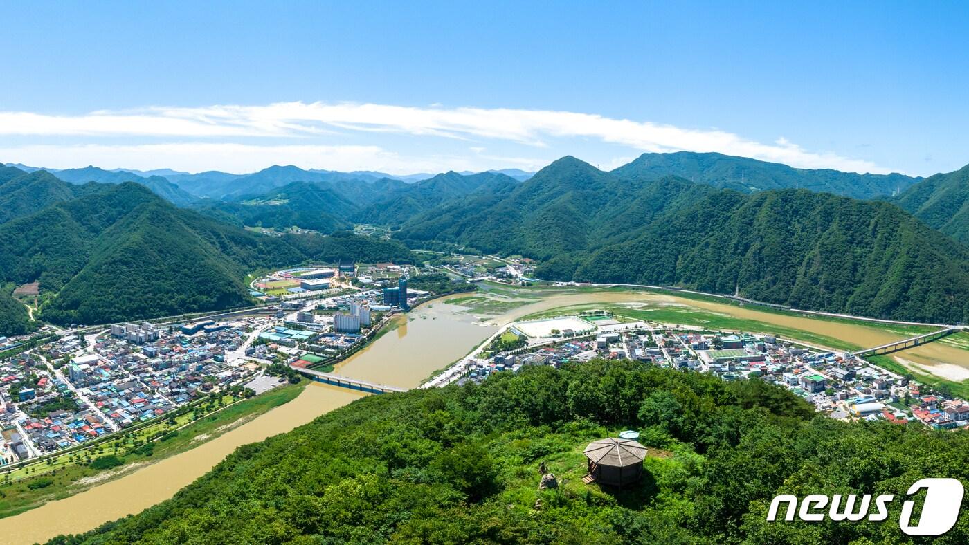 강원 정선 비봉산 산림공원 전경.&#40;정선군 제공&#41;