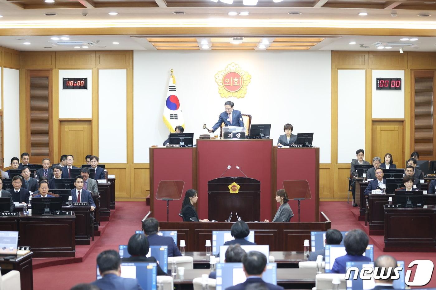 대구시의회가 15일 제·개정 조례안 등 30건의 안건을 처리하고 제307회 임시회를 폐회했다. 사진은 시의회 본회의장 모습.&#40;대구시의회 제공&#41;