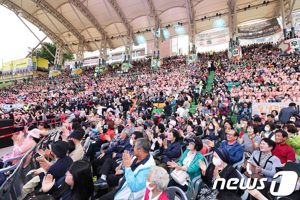 지난해 열린 39회 소백산철쭉제.&#40;단양군 제공&#41;2024.3.18/뉴스1