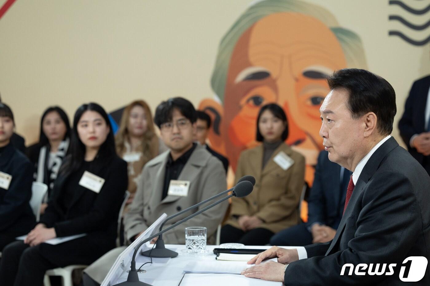 윤석열 대통령이 19일 서울 영등포구 문래예술공장에서 &#39;도시혁신으로 만드는 새로운 한강의 기적&#39;을 주제로 열린 스물한 번째 국민과 함께하는 민생토론회에서 발언하고 있다. &#40;대통령실 제공&#41; 2024.3.19/뉴스1 ⓒ News1 오대일 기자