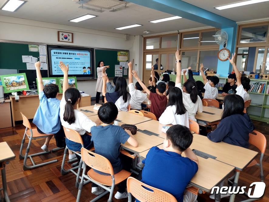 찾아가는 피란학교 수업 현장&#40;부산시청 제공&#41;