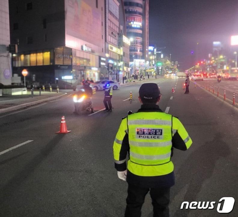 충북경찰청 삼일절 이륜차 폭주행위 집중단속.&#40;충북경찰청 제공&#41;. /뉴스1